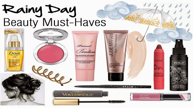 Things every woman should keep in her bag during Monsoon!
